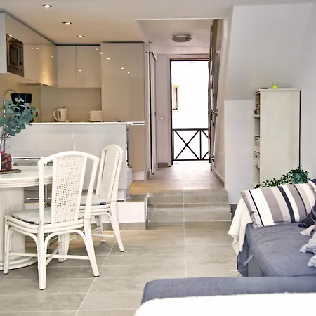 2 Min Walk To Beach - Bungalow Solarium & Pool Сasa de vacaciones