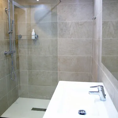 2 Min Walk To Beach - Bungalow Solarium & Pool Сasa de vacaciones *